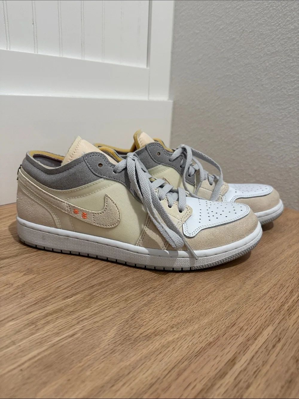 Air Jordan 1 Low SE Craft “Inside Out / Grey Cream”